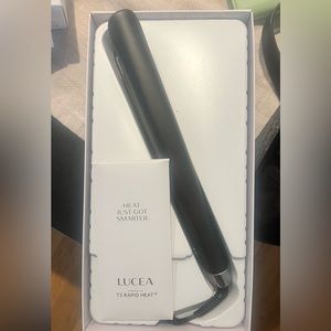 Black t3 Lucea 1” straightener